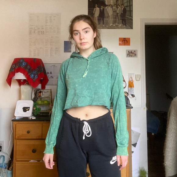 Forever 21 Cropped Hoodie - Picture 2 of 4